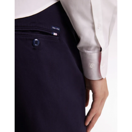 Pleatless chino pants in navy stretch piqué cotton